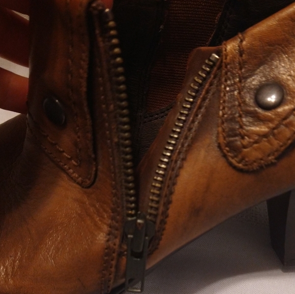 Born Brown Leather Ankle Booties Size 10 - Picture 5 of 10